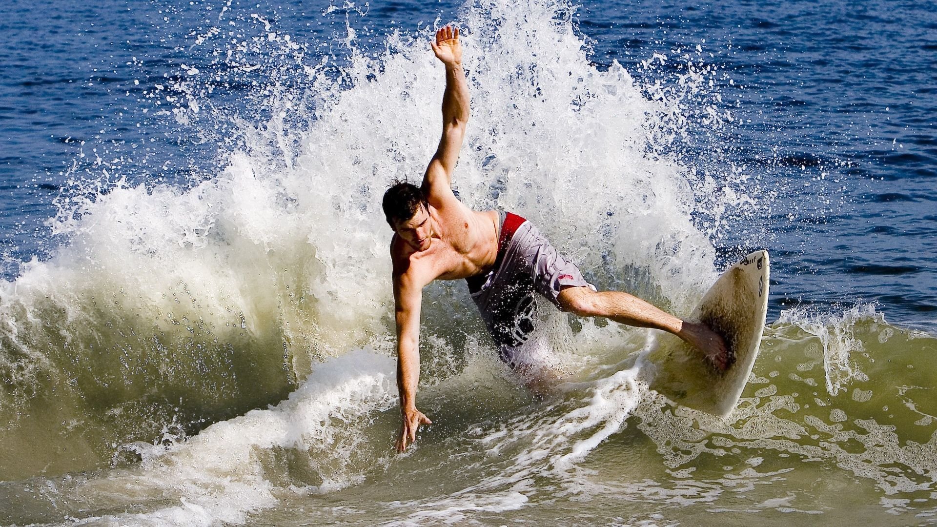 电竞最新战报！西班牙队迎战美国队，激战正酣，豪门对决再度上演